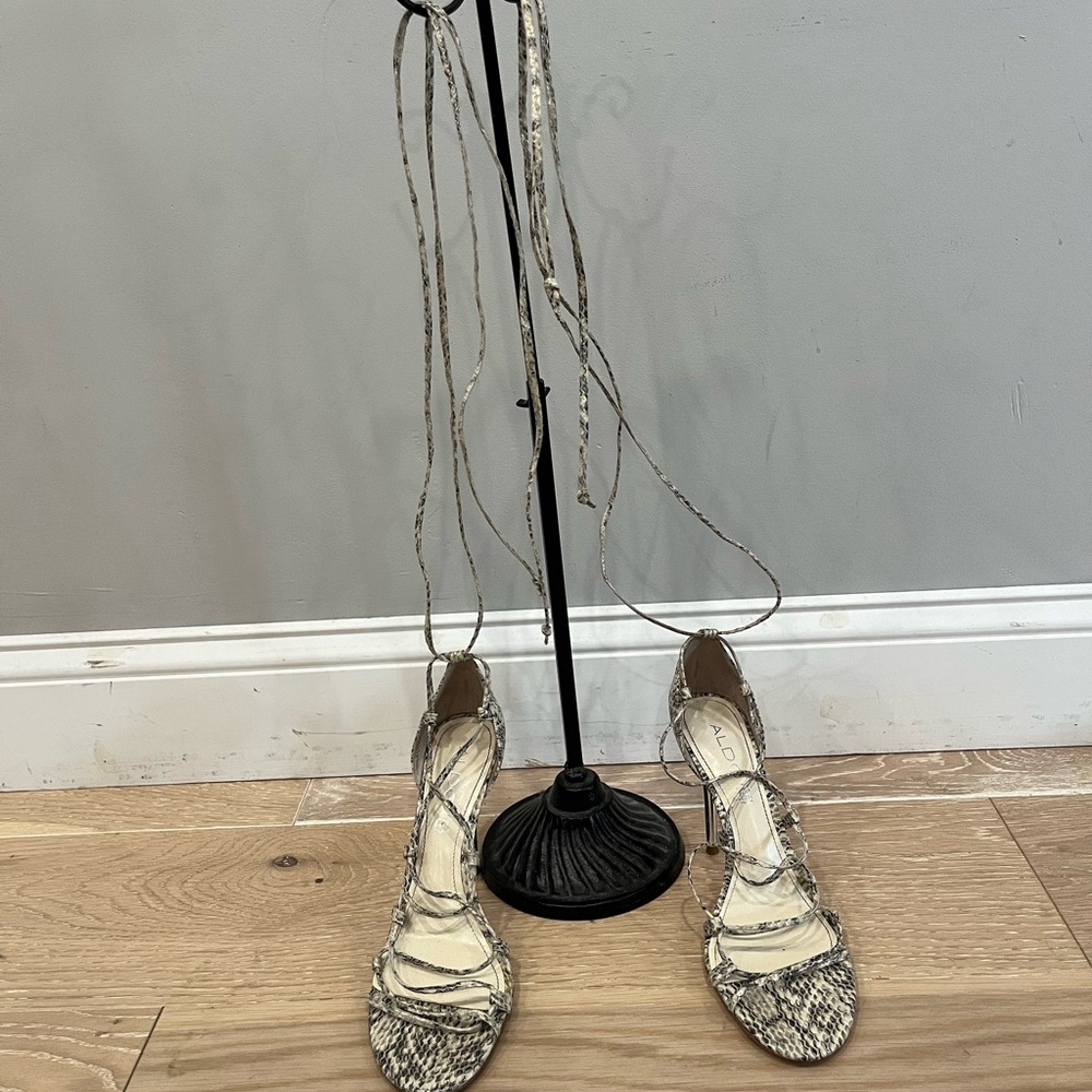 Aldo Snakeskin Lace-Up Heels Size 39